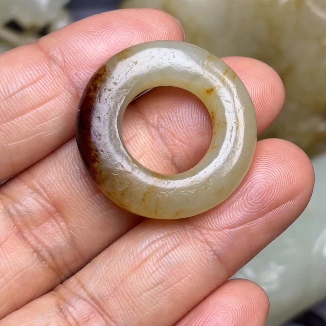 和田玉（糖玉）挂件未镶嵌贝**你