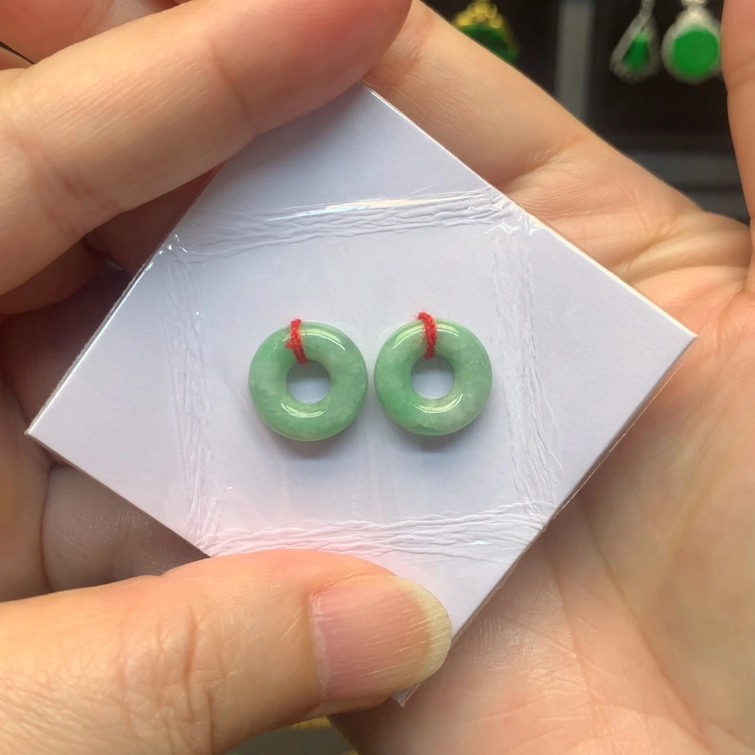 翡翠未镶嵌颈饰有纹裂