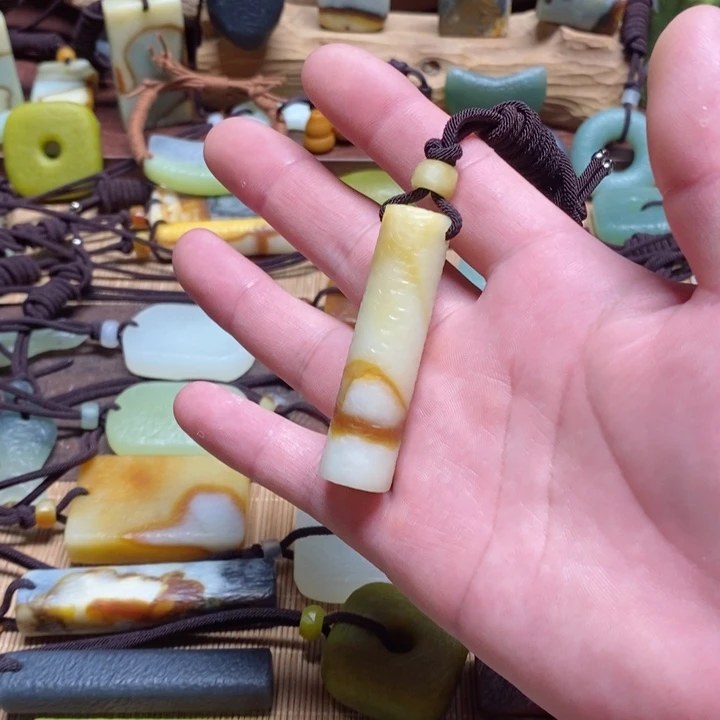 蛇纹石玉挂件未镶嵌郭*大