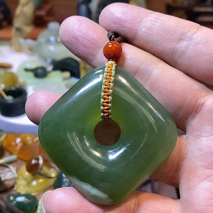 蛇纹石玉未镶嵌珠宝奇石