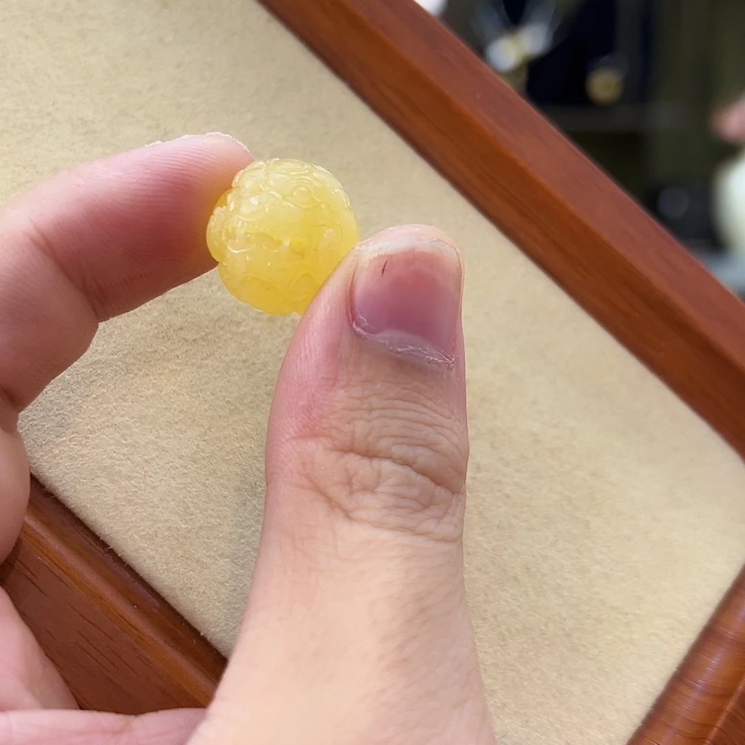 蜜蜡未镶嵌珠宝奇石