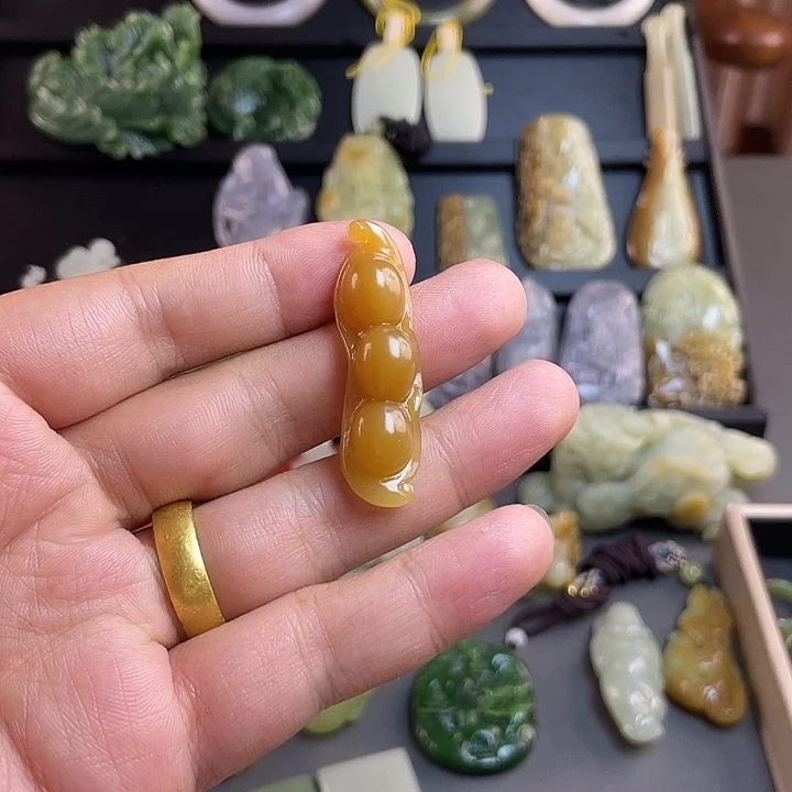颈饰未镶嵌和田玉