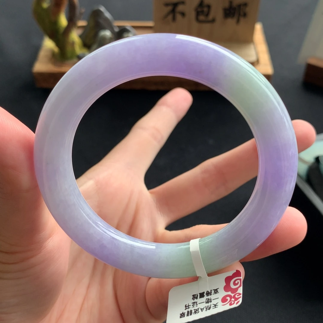 翡翠手镯未镶嵌春彩