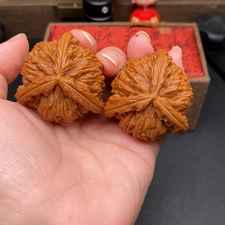 海***哥文玩核桃把件白奔