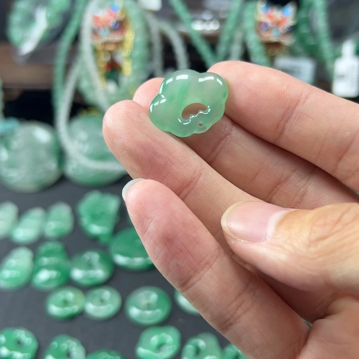 石英质玉颈饰未镶嵌S****l