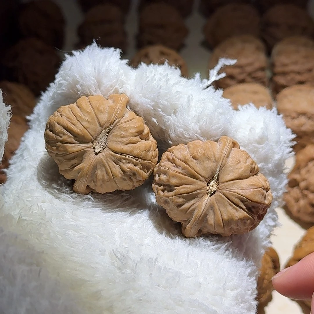 ****陈文玩核桃吊坠南瓜墩