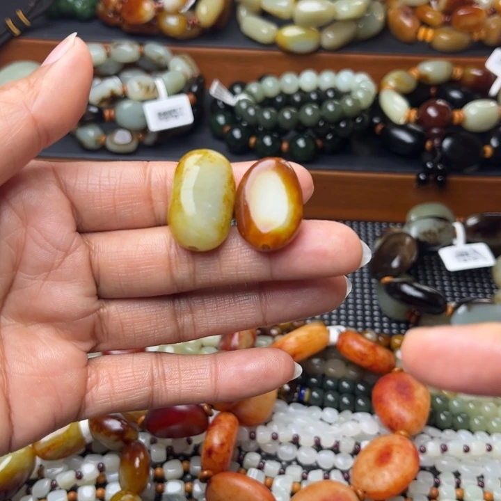 叶***思和田玉未镶嵌手链