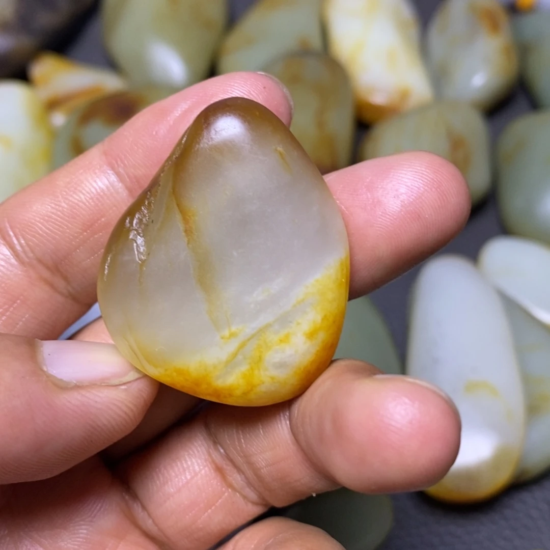 未镶嵌和田玉（糖玉）挂件