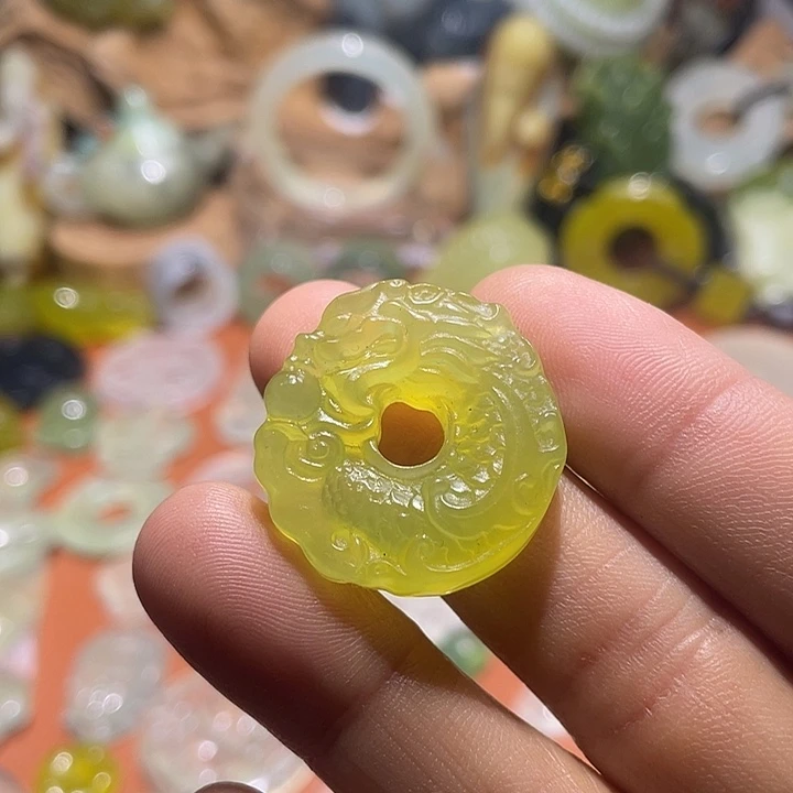 蛇纹石玉未镶嵌珠宝奇石