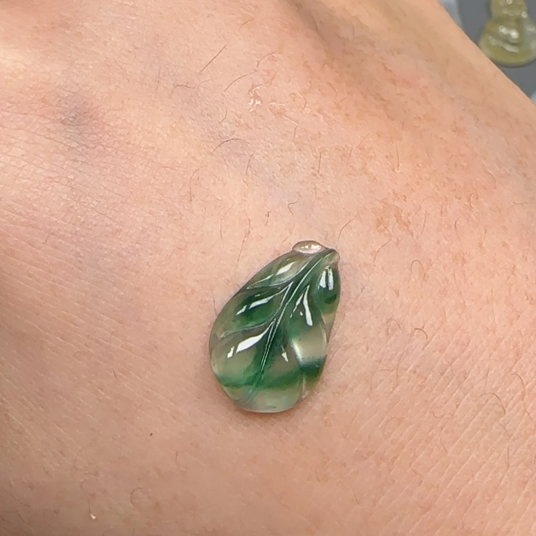 翡翠未镶嵌颈饰芭蕉叶