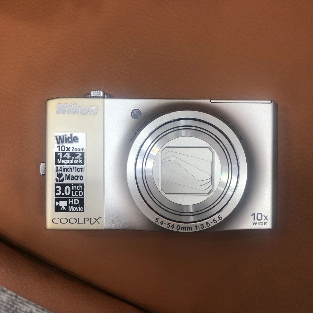 95新 Nikon/尼康 s8000 1400万像素10倍光学变焦（no退换）