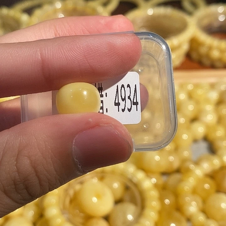 未镶嵌琥珀珠宝奇石4934