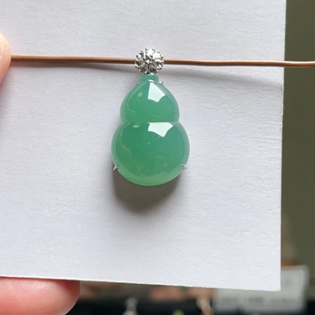 【闪购商品】吊坠(不含链)18K金镶嵌翡翠