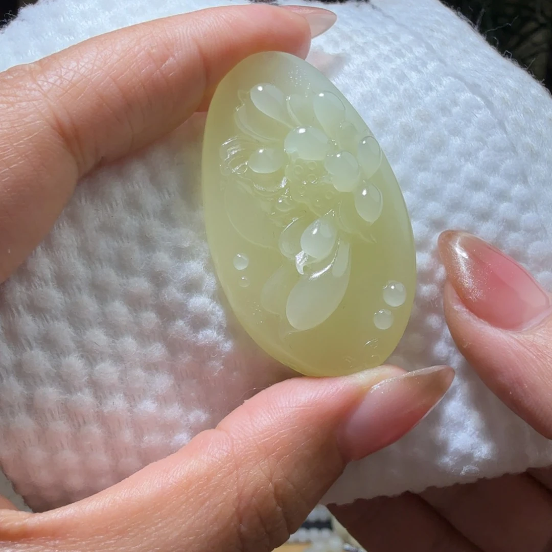 和田玉挂件未镶嵌微***。