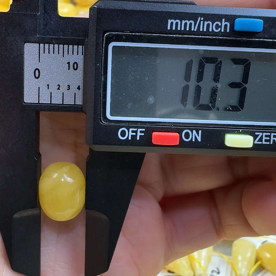 蜜蜡未镶嵌裸石71