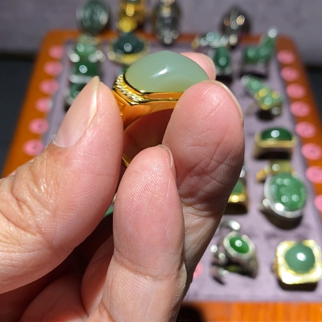 和田玉未镶嵌戒指