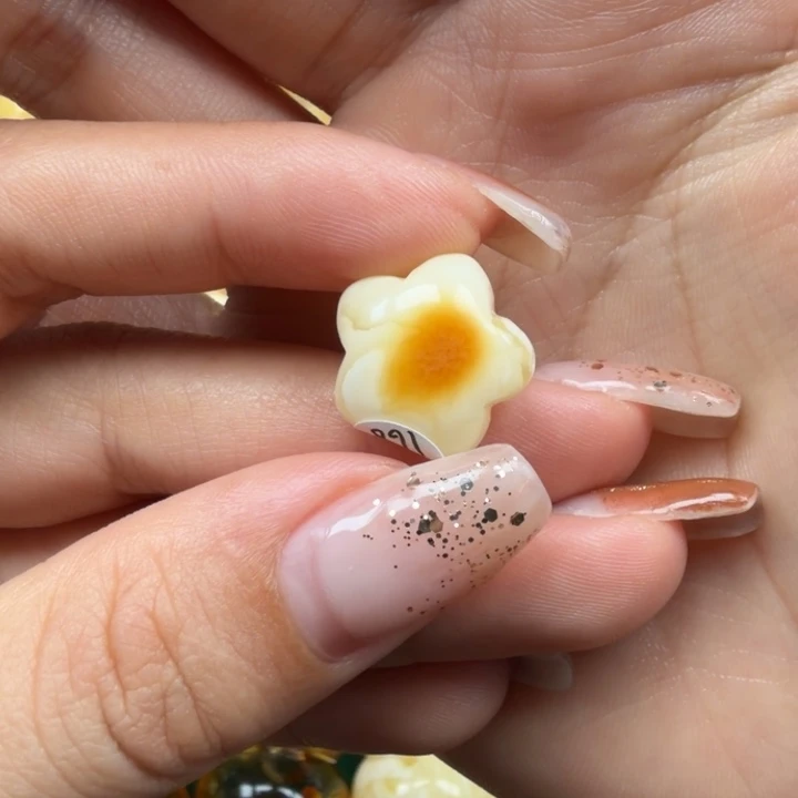 琥珀未镶嵌裸石蜜蜡