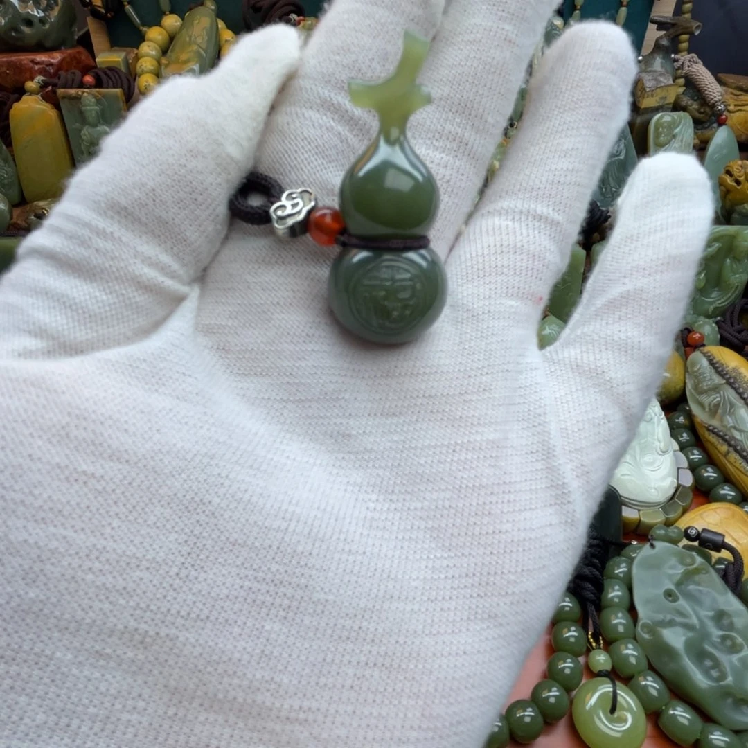 岫岩老玉（透闪石质玉）未镶嵌颈饰