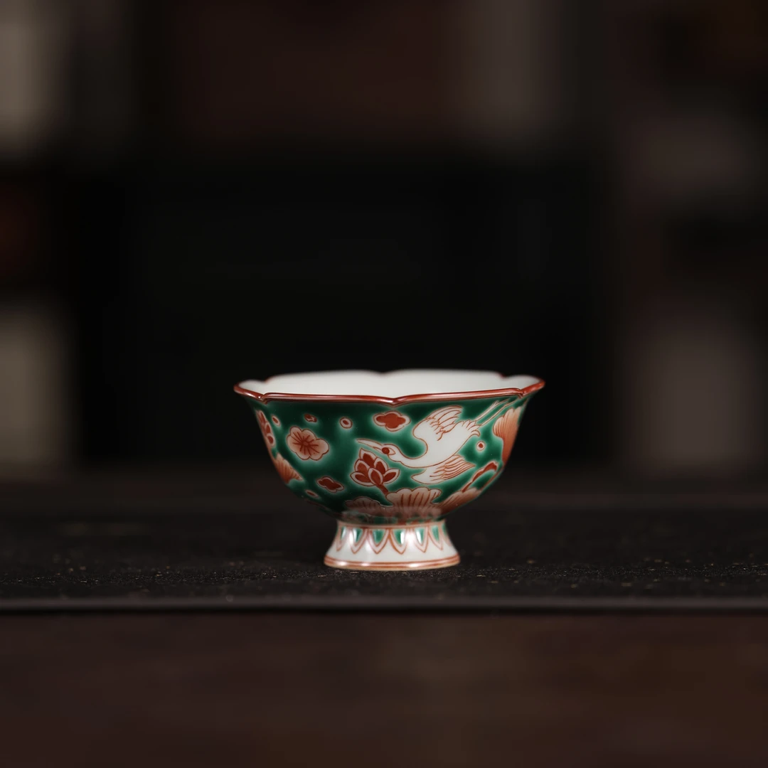 树见造物|红绿彩-翁宿-绿地一鹭连科葵口杯（翁宿S0244）