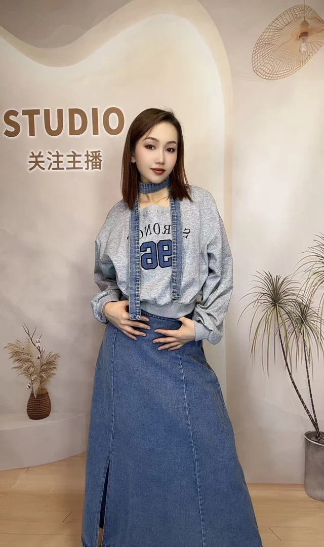 新疆包邮秋季印花字母套头长袖慵懒风卫衣百搭牛仔半身裙女装