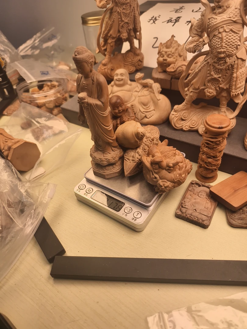 印度迈索尔老山檀摆/把件 瑕疵品