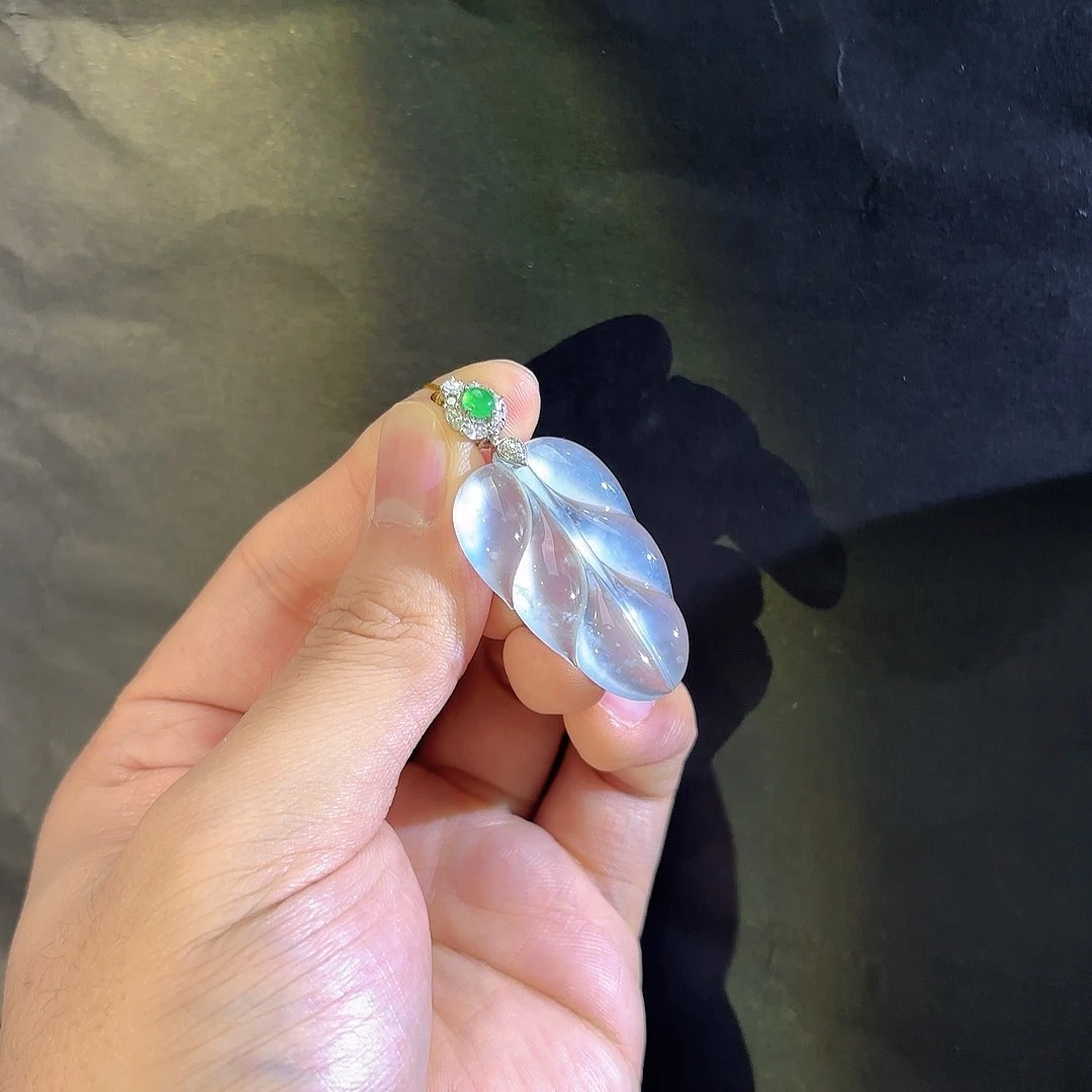 翡翠18K金镶嵌吊坠(不含链)多人不退不换