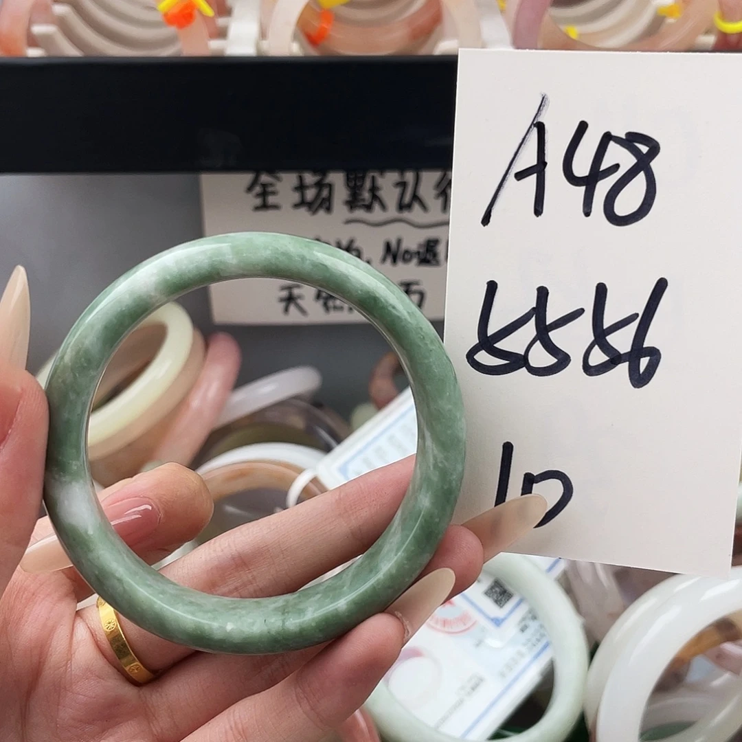 石英质玉未镶嵌手镯A48