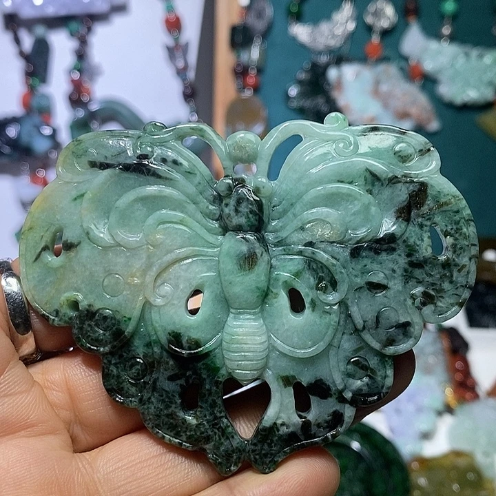 翡翠未镶嵌吊坠(赠链)