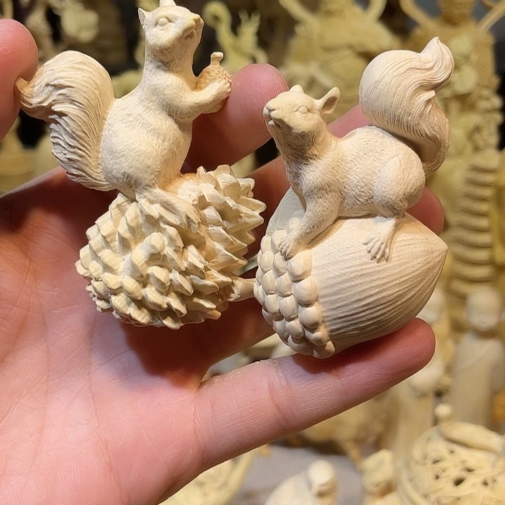 黄杨木小瑕疵松鼠一对