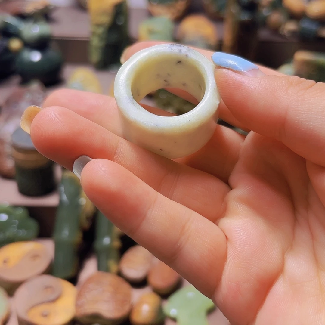 岫岩河磨玉（透闪石质玉）未镶嵌挂件