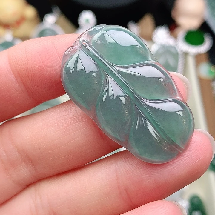 颈饰未镶嵌翡翠吊坠