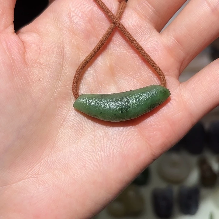 和田玉未镶嵌颈饰买断不退不换