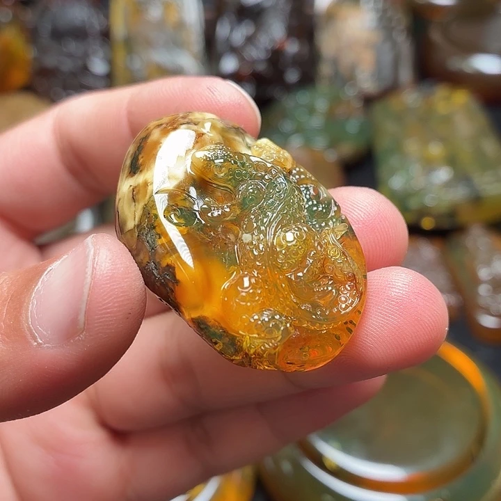 琥珀未镶嵌裸石01