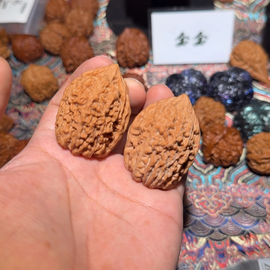 文玩核桃把件1897大蒜头，尺寸36 39 46