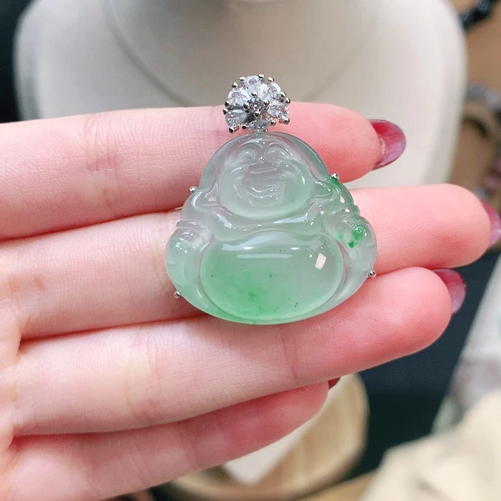 颈饰未镶嵌石英质玉
