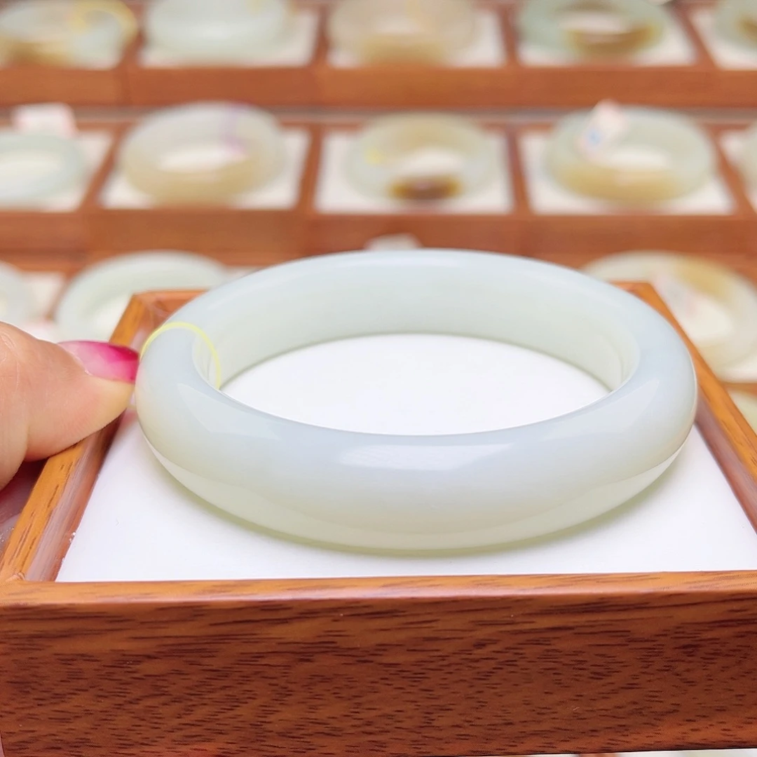 和田玉手镯未镶嵌62.6