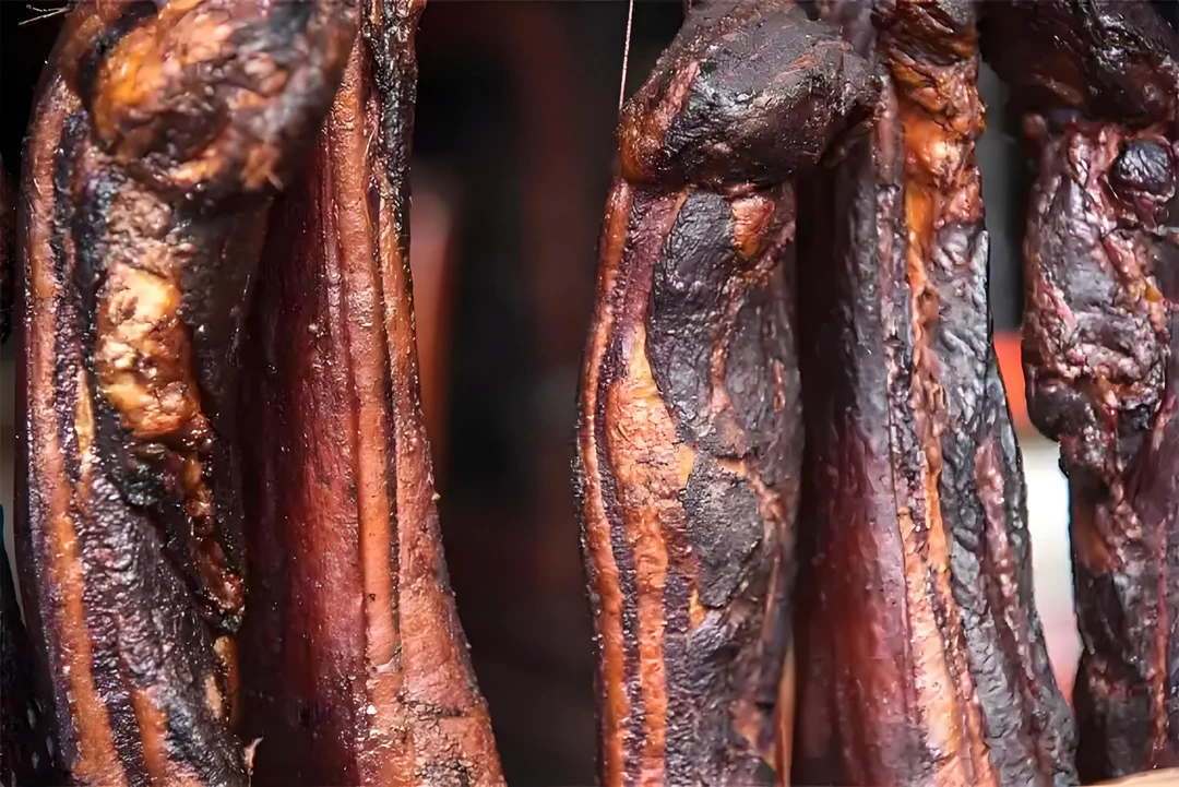 正宗青杠柴熏制腊肉