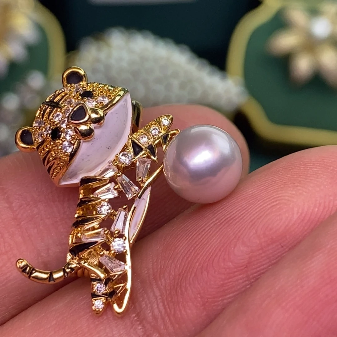 未镶嵌胸饰海水珍珠