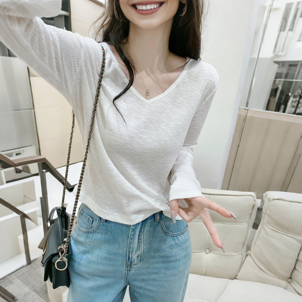 早秋新款宽松v领长袖简约纯色休闲百搭棉质基础款针织T恤打底衫女