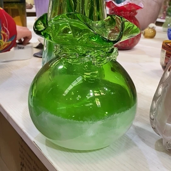 琉璃花瓶高17厘米口径6厘米