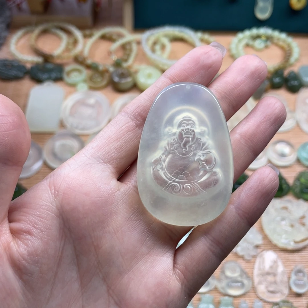 蛇纹石玉未镶嵌颈饰