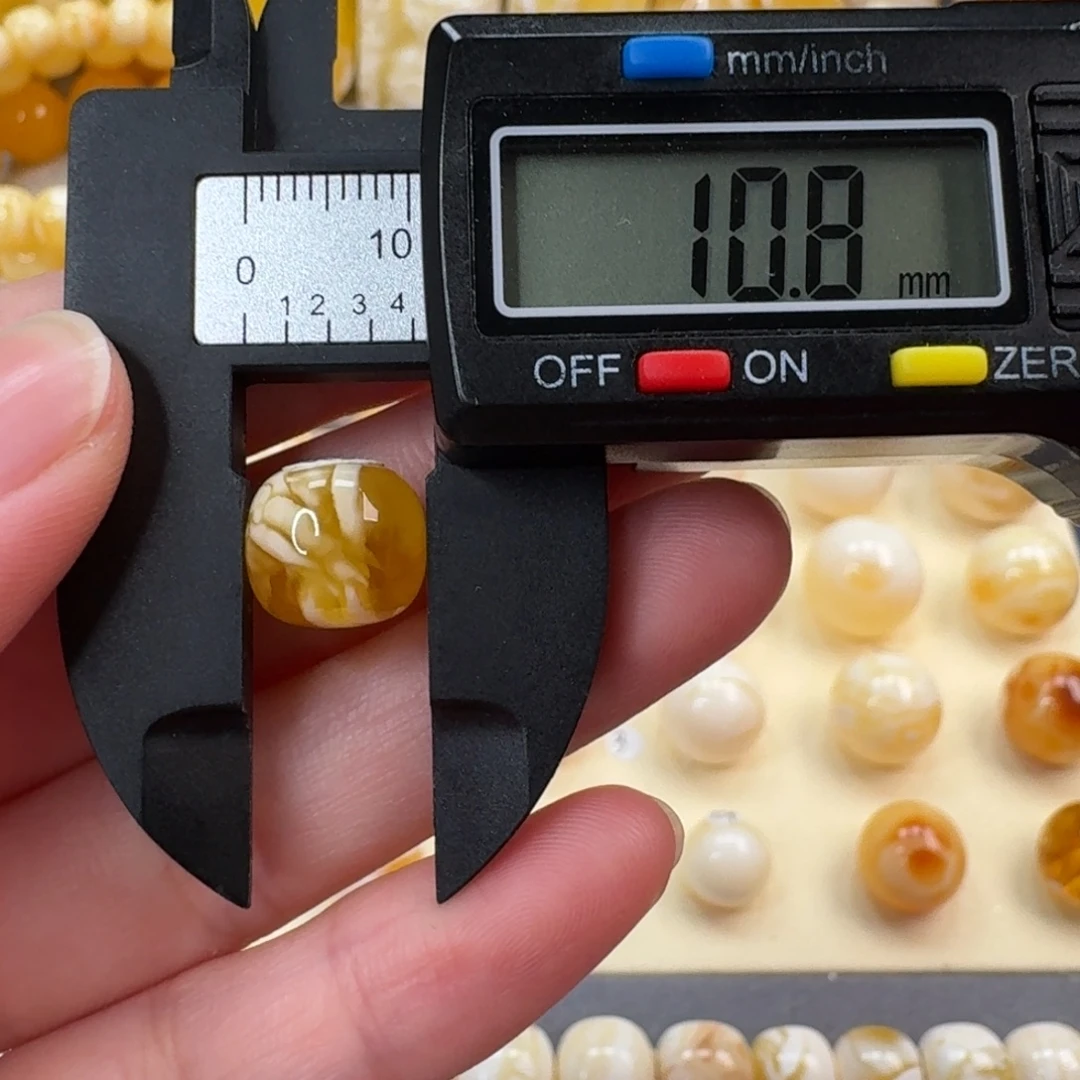 琥珀未镶嵌裸石橘白老型