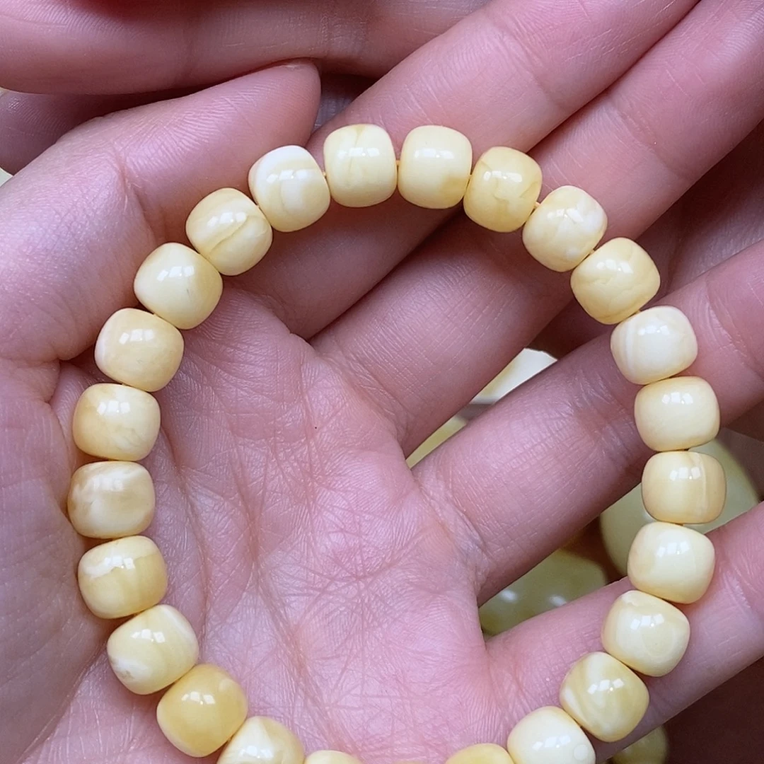 琥珀未镶嵌裸石浓蜡妖花