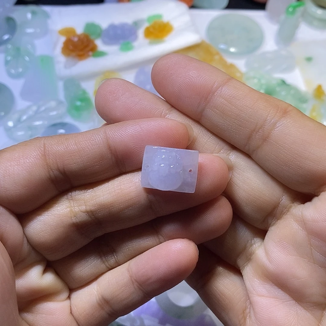 定制翡翠未镶嵌貔貅