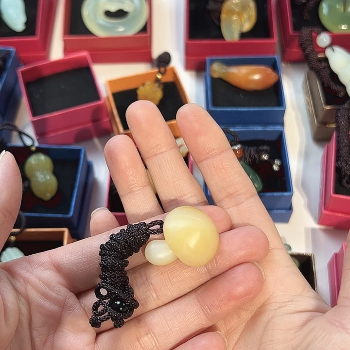 用***3蛇纹石玉未镶嵌吊坠(赠链)