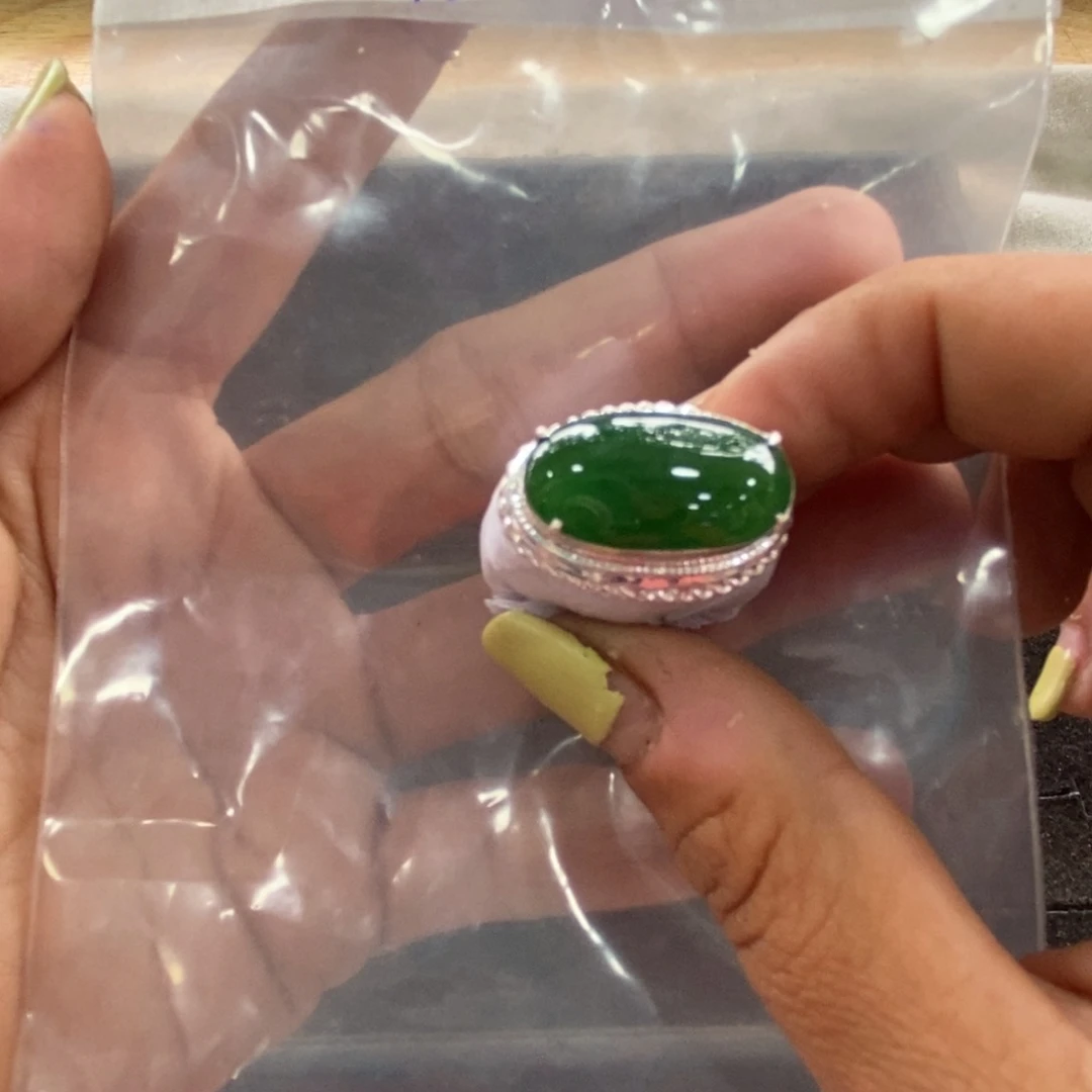 定制翡翠未镶嵌富*