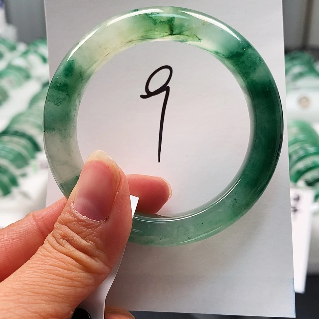 石英质玉未镶嵌手镯52.7圈口手镯