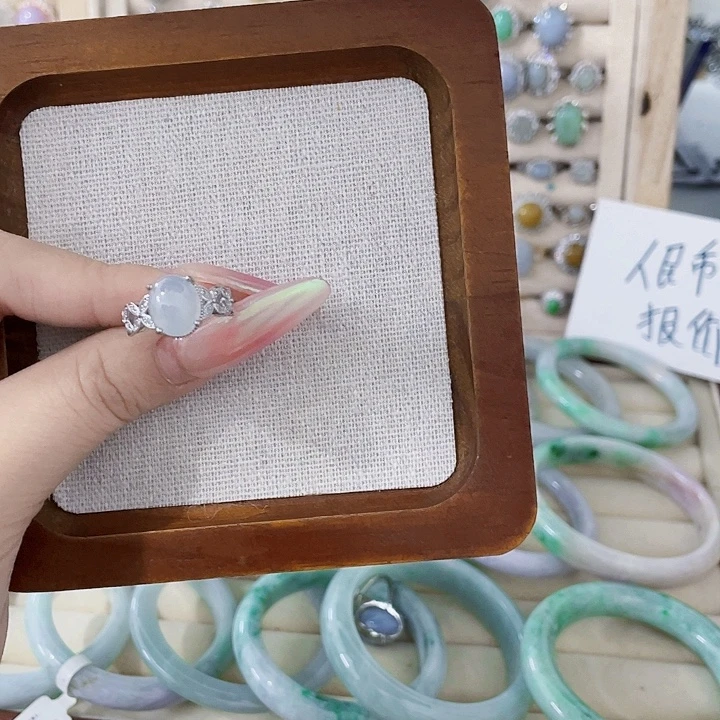 翡翠未镶嵌颈饰天然翡翠Ａ货