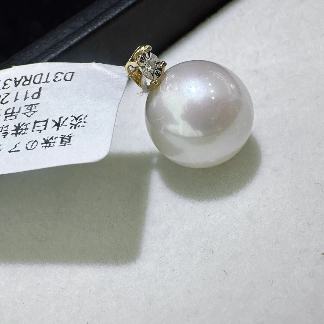 天然珍珠 淡水白珠王妃吊坠 18K金 15-16MM  P1126