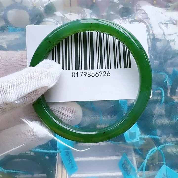 和田玉（碧玉）手镯未镶嵌瑕疵61